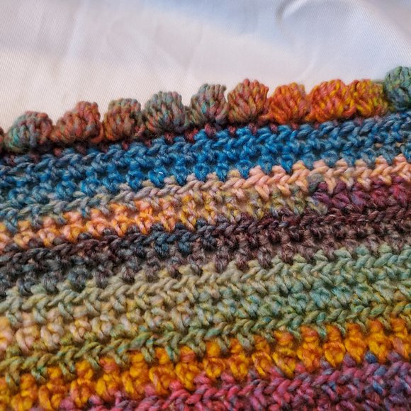 Crochet Showtime Triangle Scarf/New - Picture 6 of 9